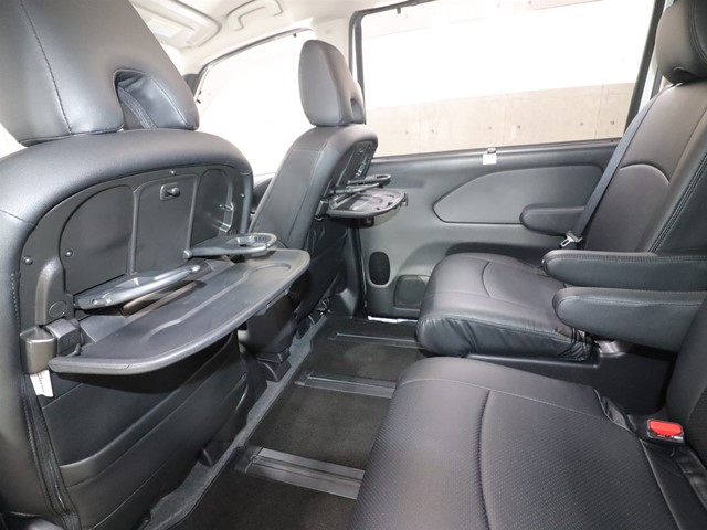 ニッサン セレナ9枚目