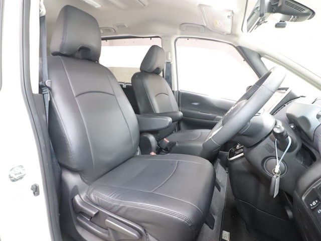 ニッサン セレナ3枚目