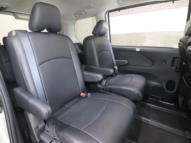 ニッサン セレナ4枚目