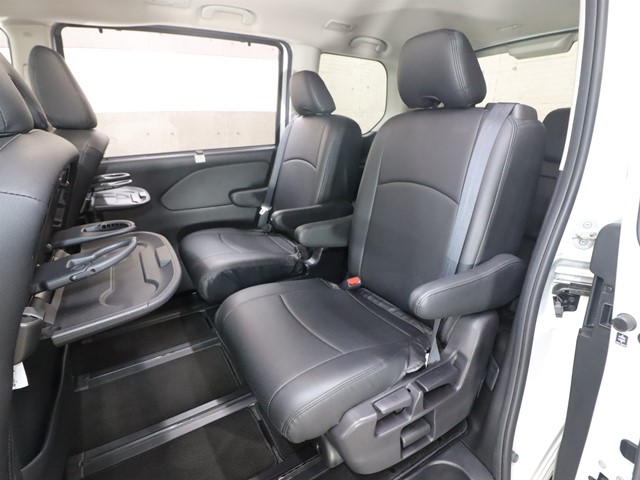 ニッサン セレナ8枚目