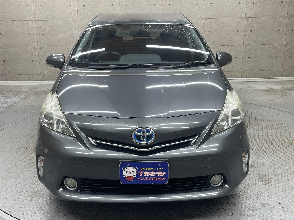 トヨタ プリウスアルファ9枚目