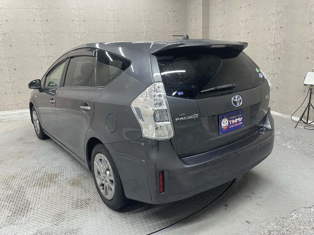 トヨタ プリウスアルファ12枚目