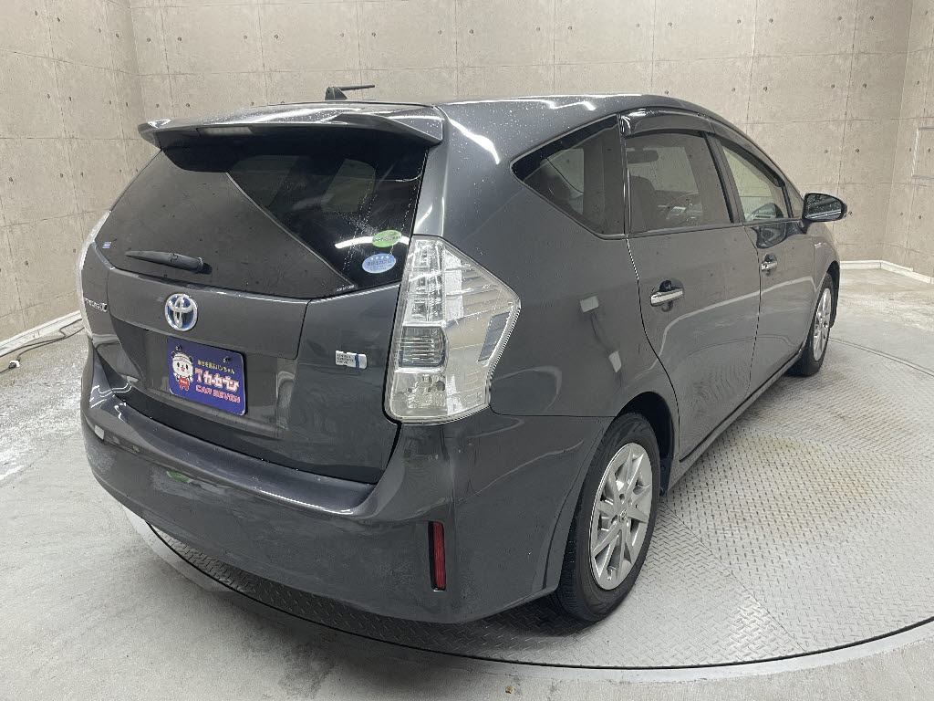 トヨタ プリウスアルファ1枚目