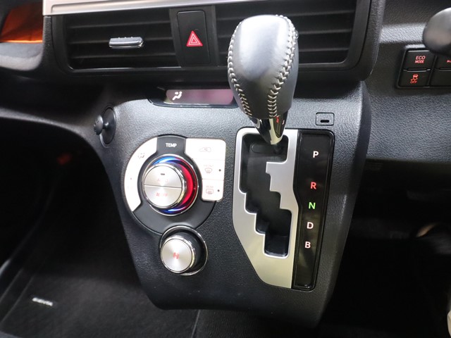 トヨタ シエンタ ハイブリッド15枚目