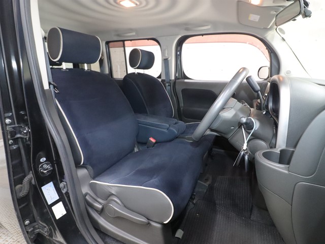 ニッサン キューブ3枚目