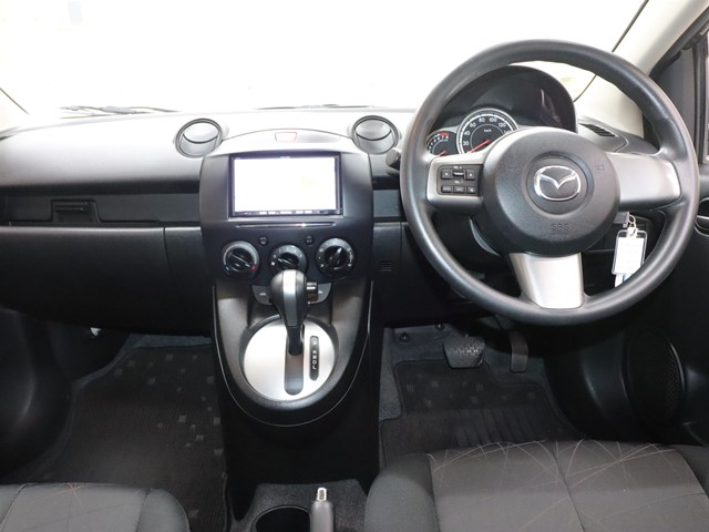 マツダ デミオ2枚目