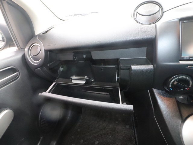 マツダ デミオ7枚目