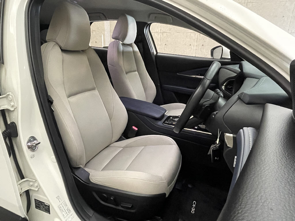 マツダ CX-303枚目