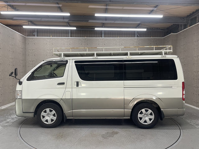 トヨタ ハイエースV11枚目