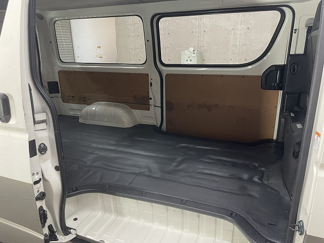 トヨタ ハイエースV4枚目