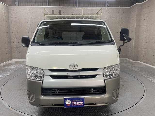トヨタ ハイエースV8枚目