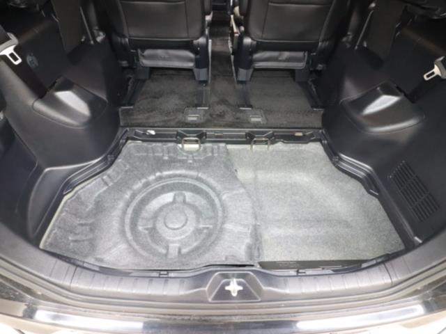 トヨタ ヴォクシー13枚目