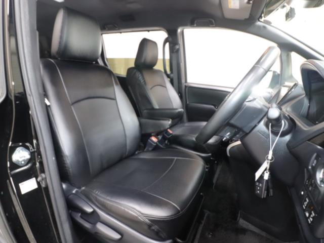 トヨタ ヴォクシー3枚目