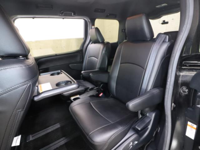 トヨタ ヴォクシー7枚目