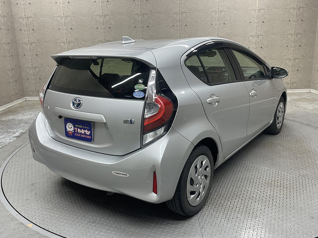 トヨタ アクア1枚目