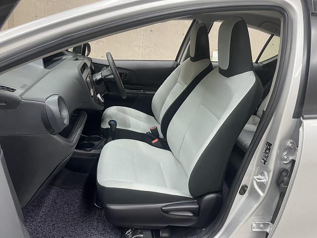 トヨタ アクア5枚目