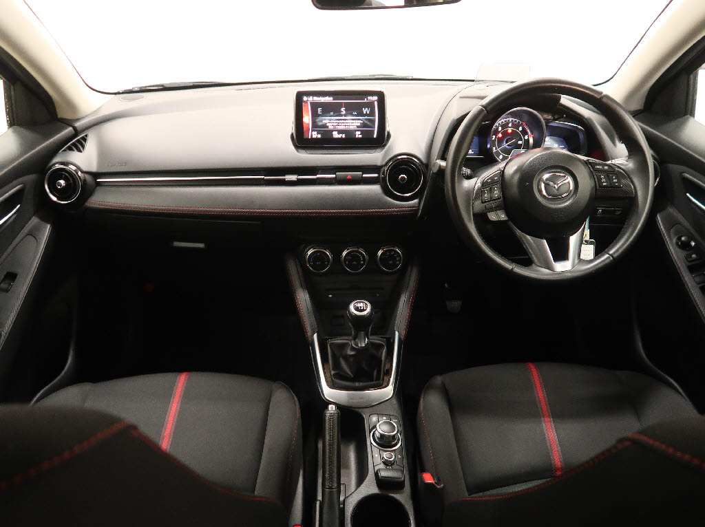 マツダ デミオ2枚目