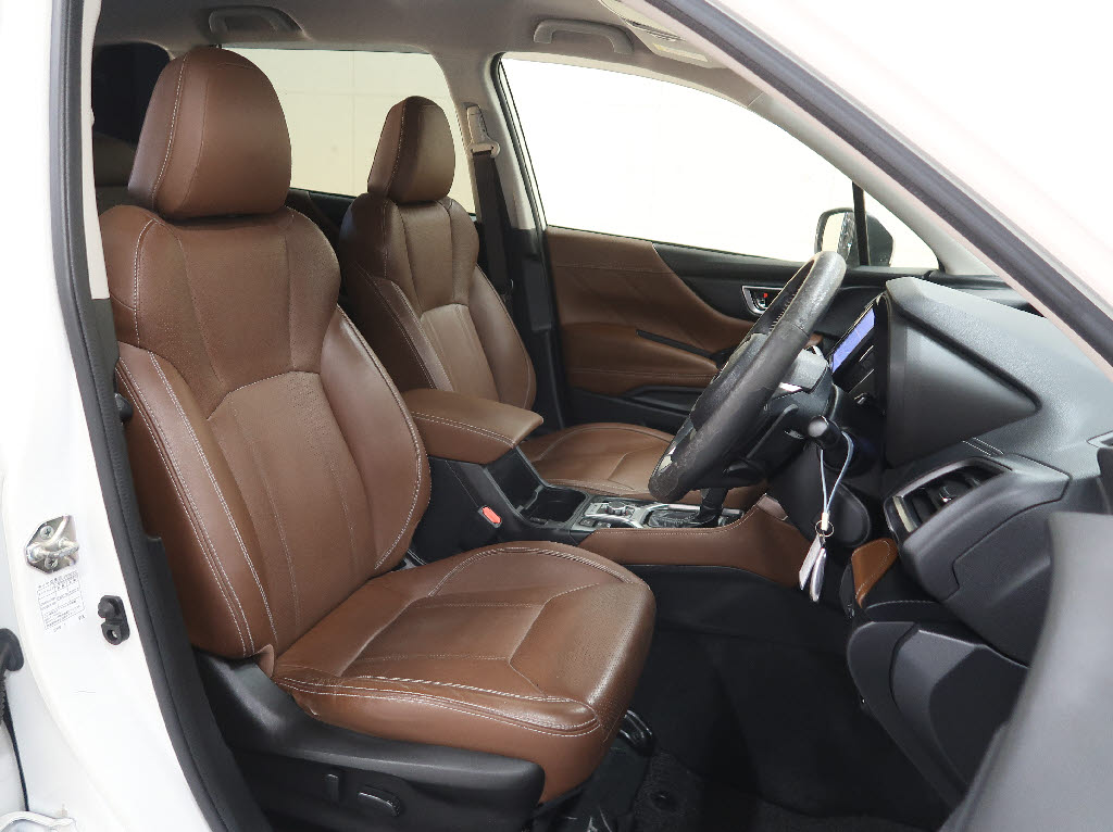 スバル フォレスター4枚目