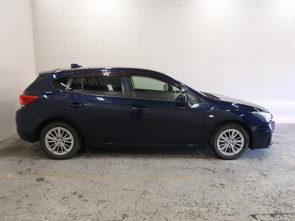 スバル インプレッサスポーツ11枚目