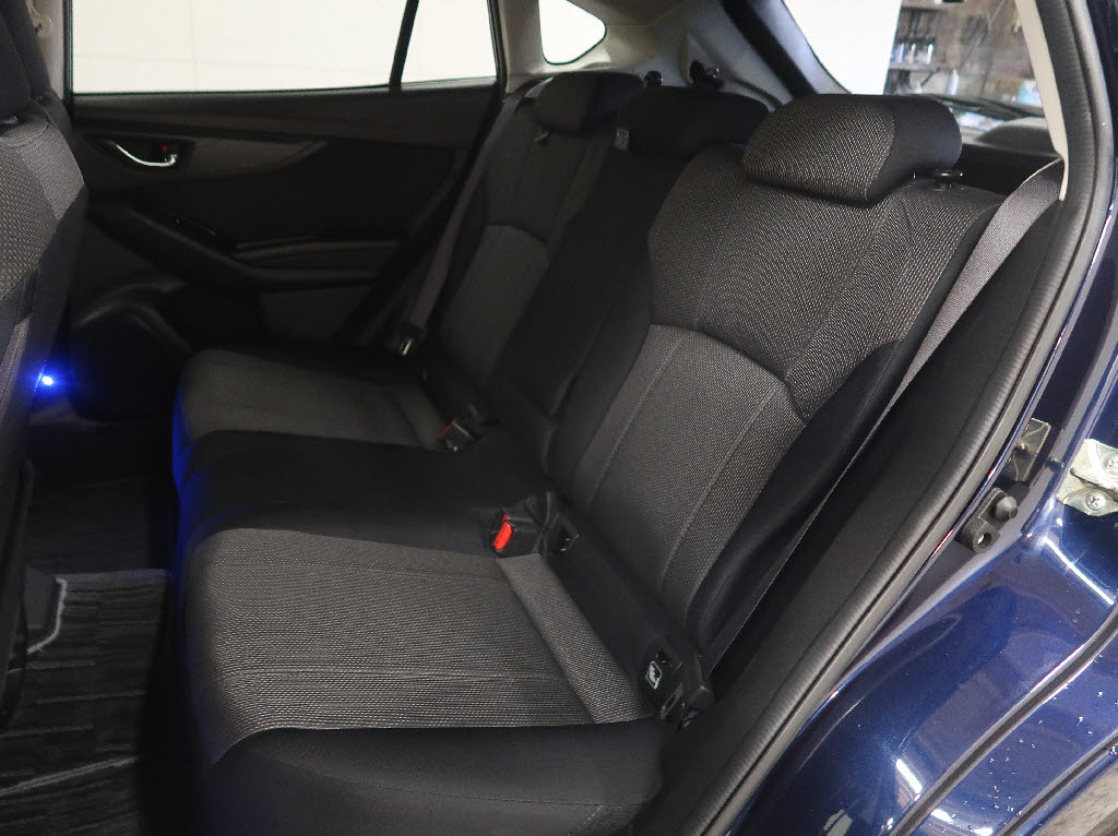 スバル インプレッサスポーツ7枚目