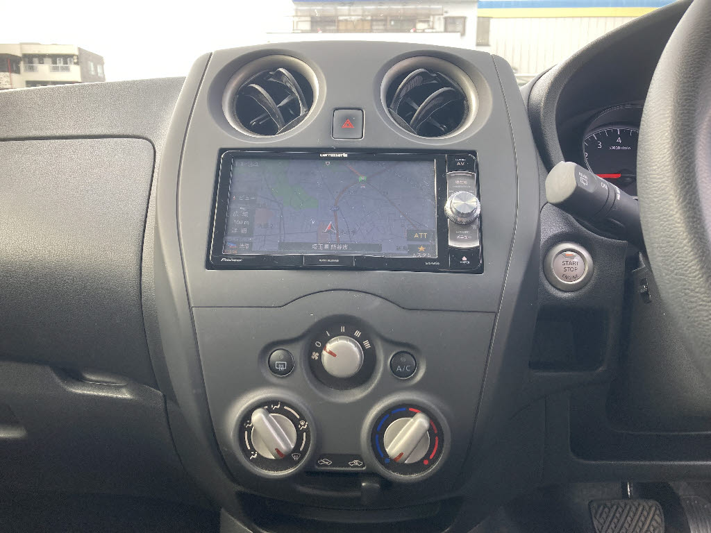 ニッサン ノート10枚目