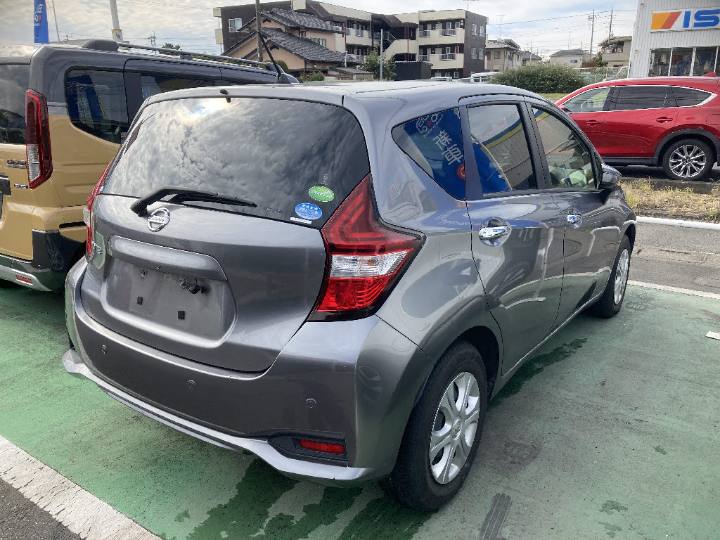 ニッサン ノート1枚目