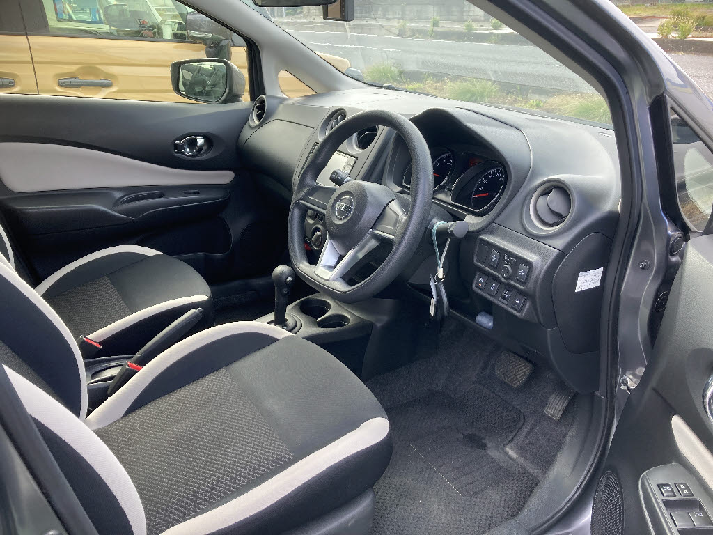 ニッサン ノート3枚目