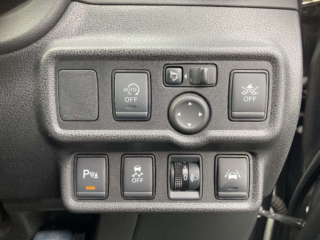 ニッサン ノート8枚目