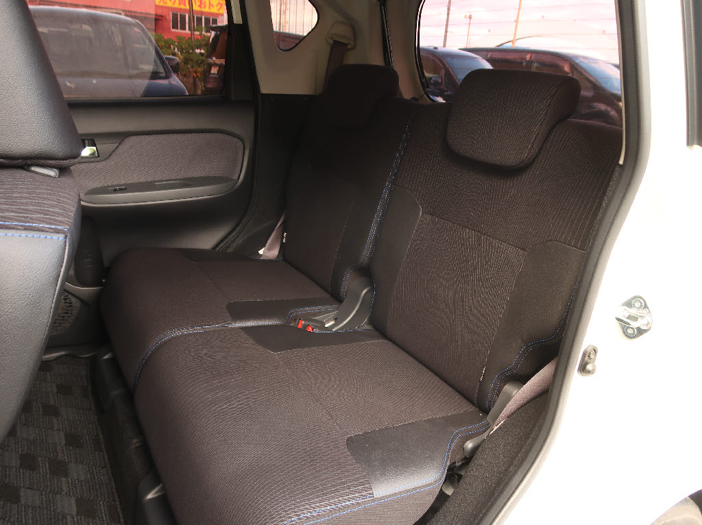 ダイハツ ムーヴカスタム6枚目