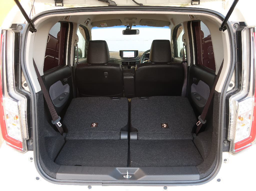 ダイハツ ムーヴカスタム8枚目