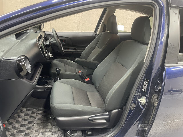 トヨタ アクア5枚目