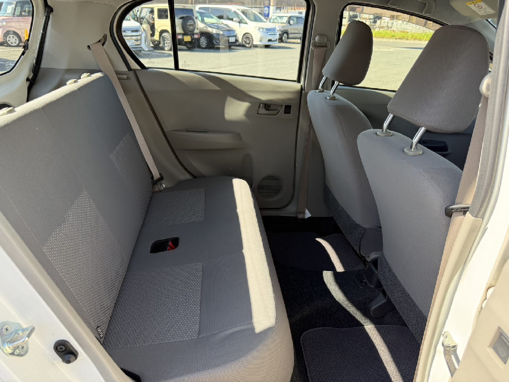 ダイハツ ミライース9枚目