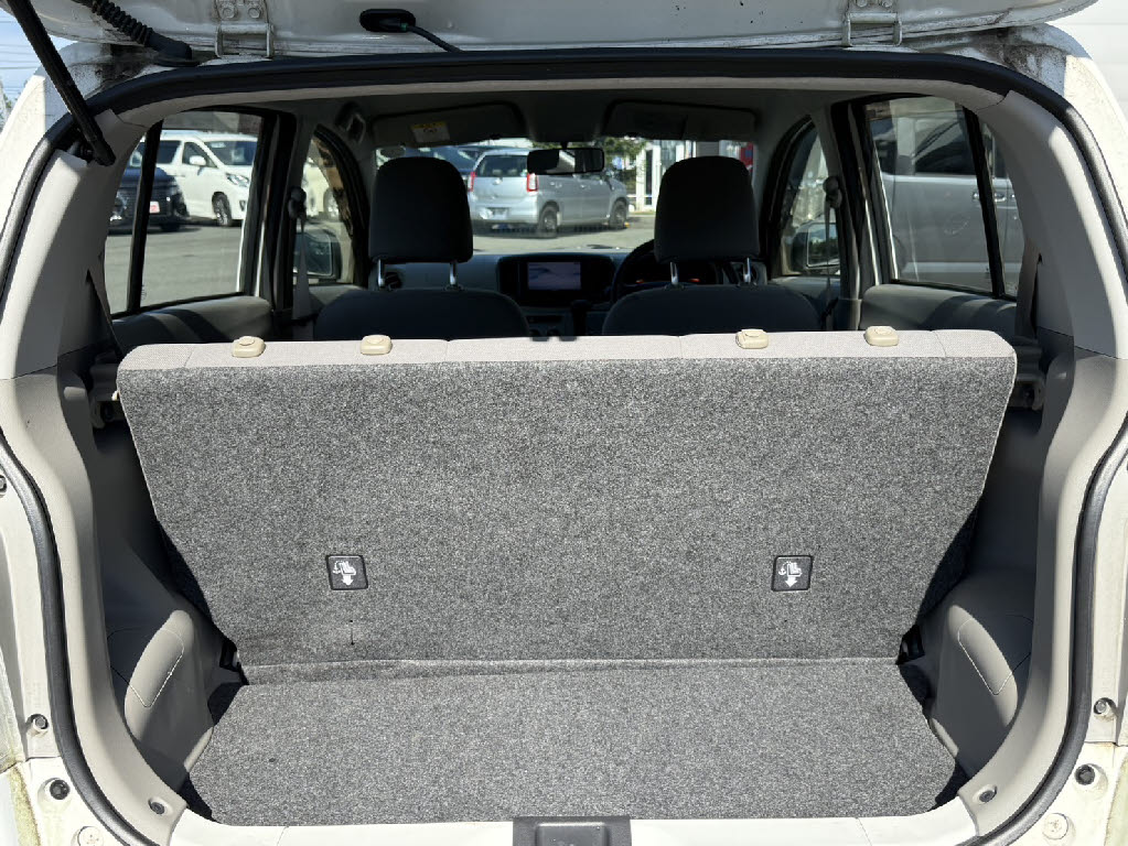 ダイハツ ミライース10枚目