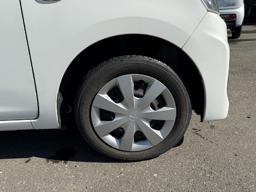 ダイハツ ミライース13枚目