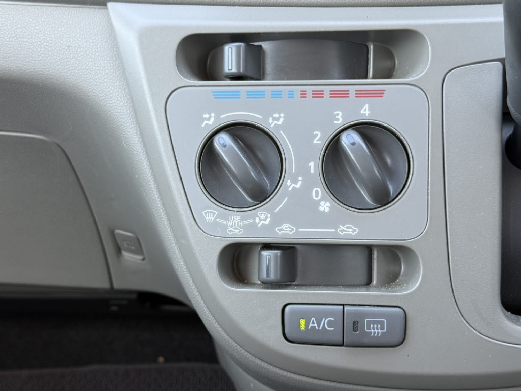 ダイハツ ミライース3枚目