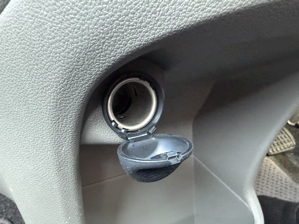 ダイハツ ミライース4枚目