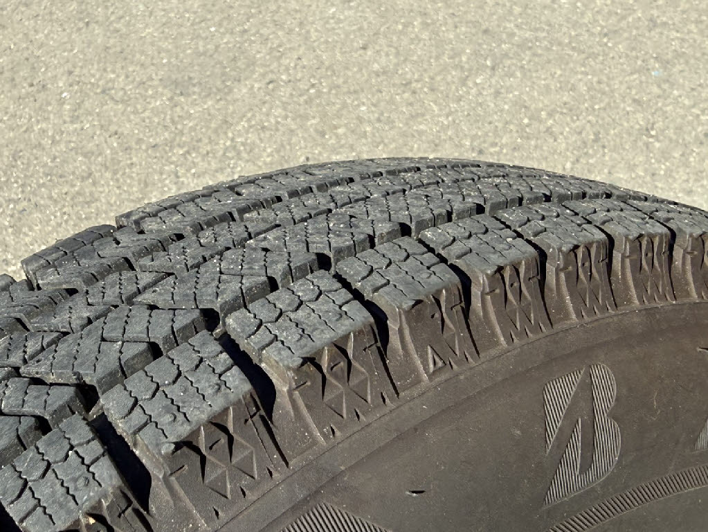 ダイハツ ミライース7枚目