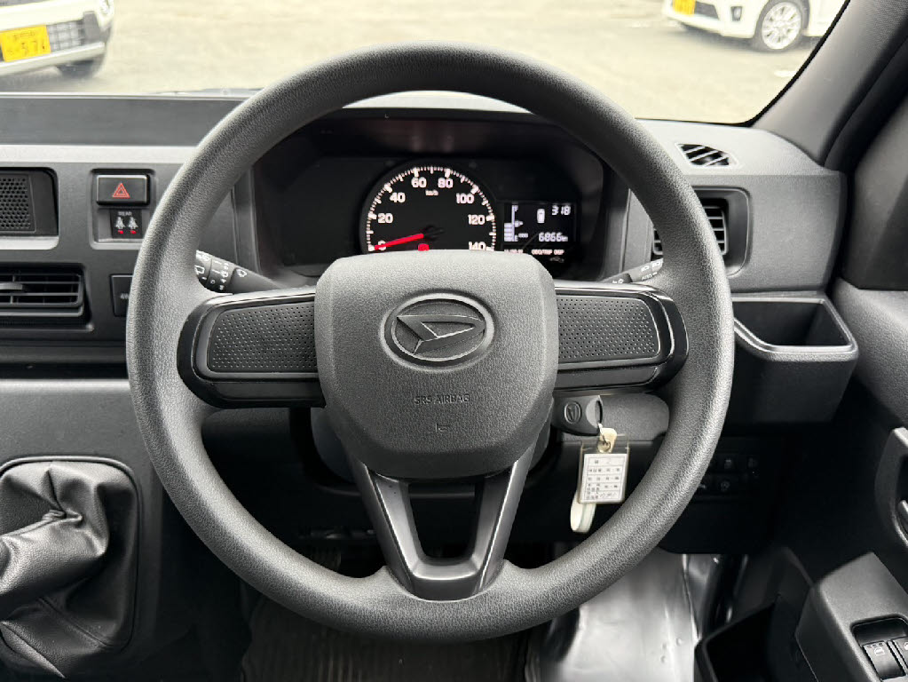 ダイハツ ハイゼットカーゴV11枚目