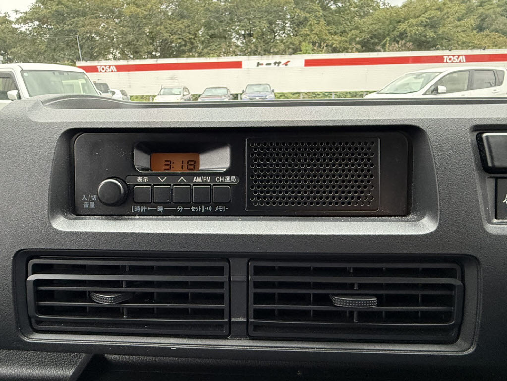 ダイハツ ハイゼットカーゴV2枚目