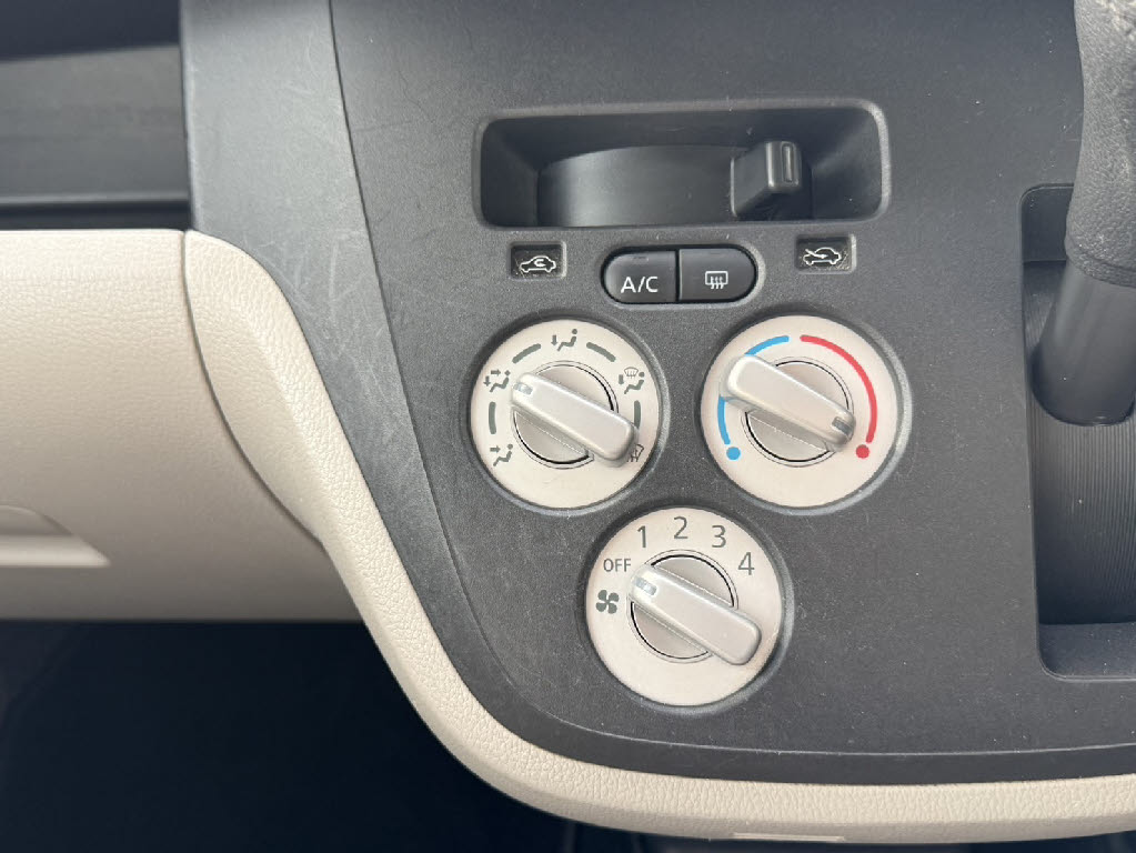 三菱 eKスペース3枚目