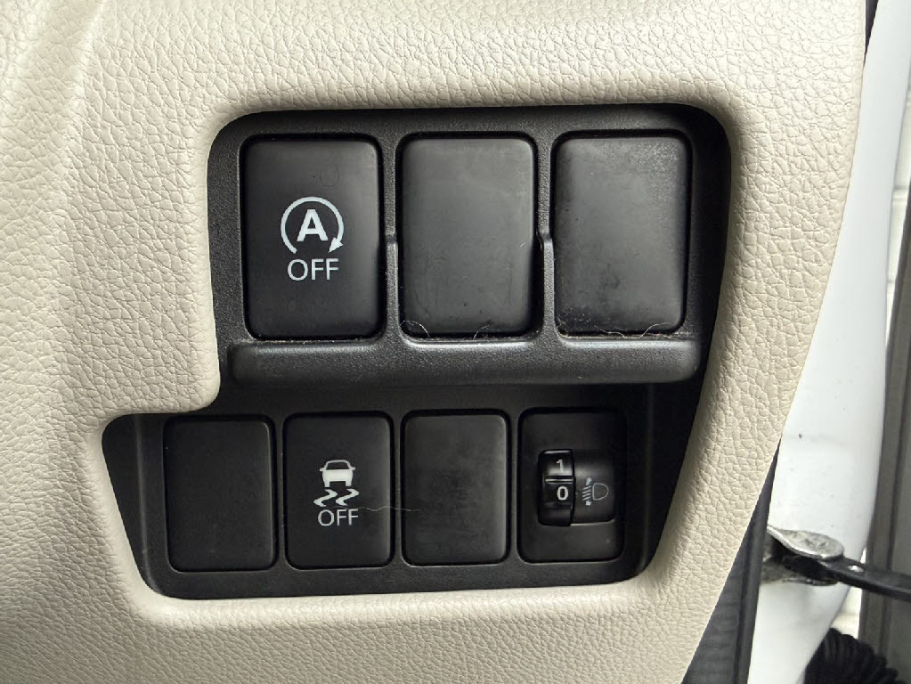 三菱 eKスペース4枚目