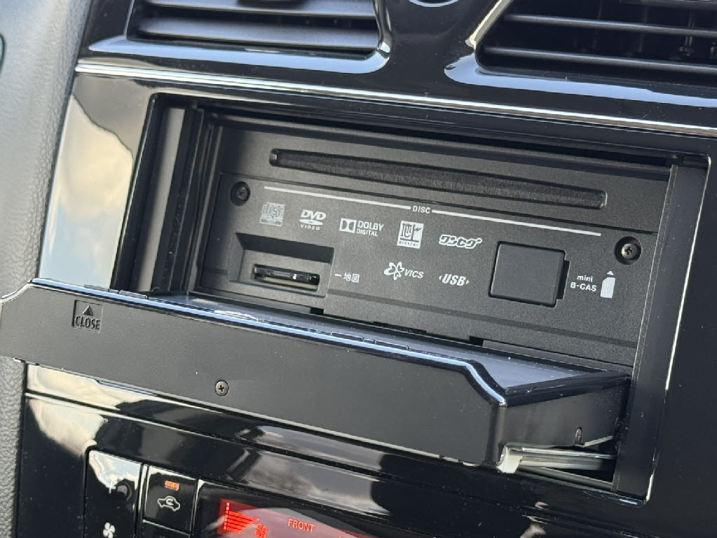 ニッサン セレナ4枚目