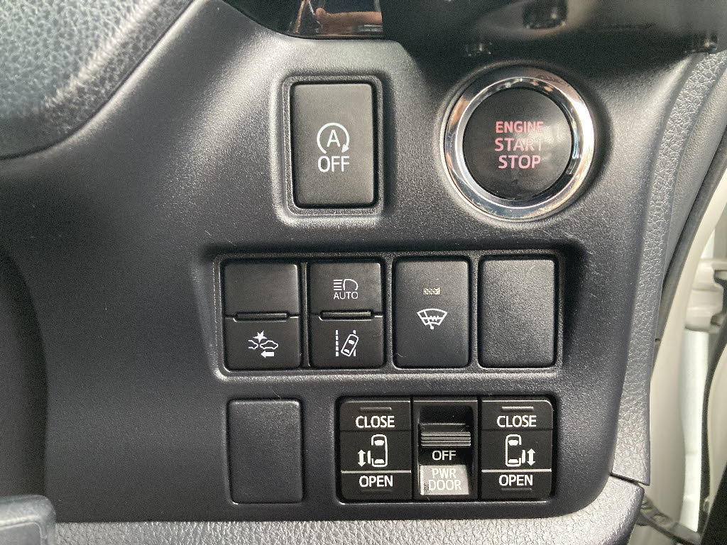 トヨタ ヴォクシー9枚目