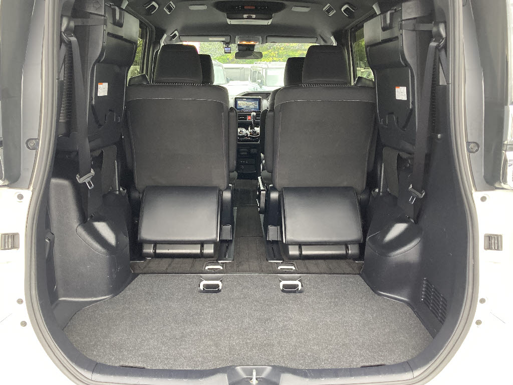 トヨタ ヴォクシー17枚目