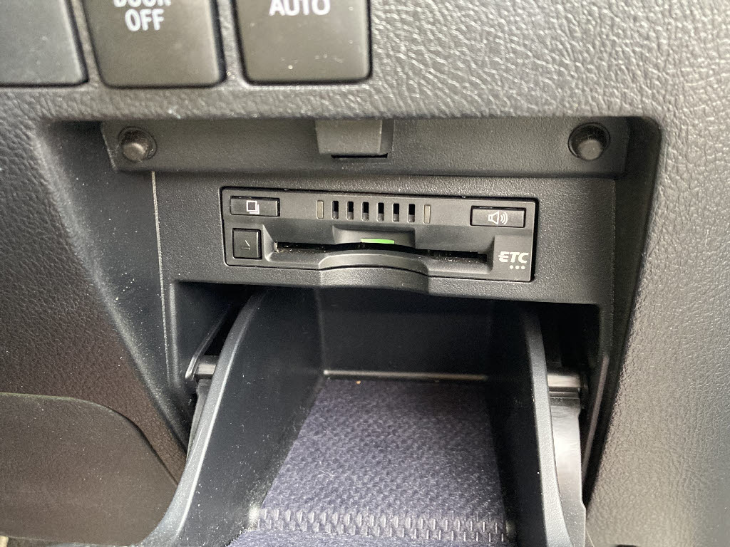 トヨタ ヴェルファイアハイブリッド12枚目