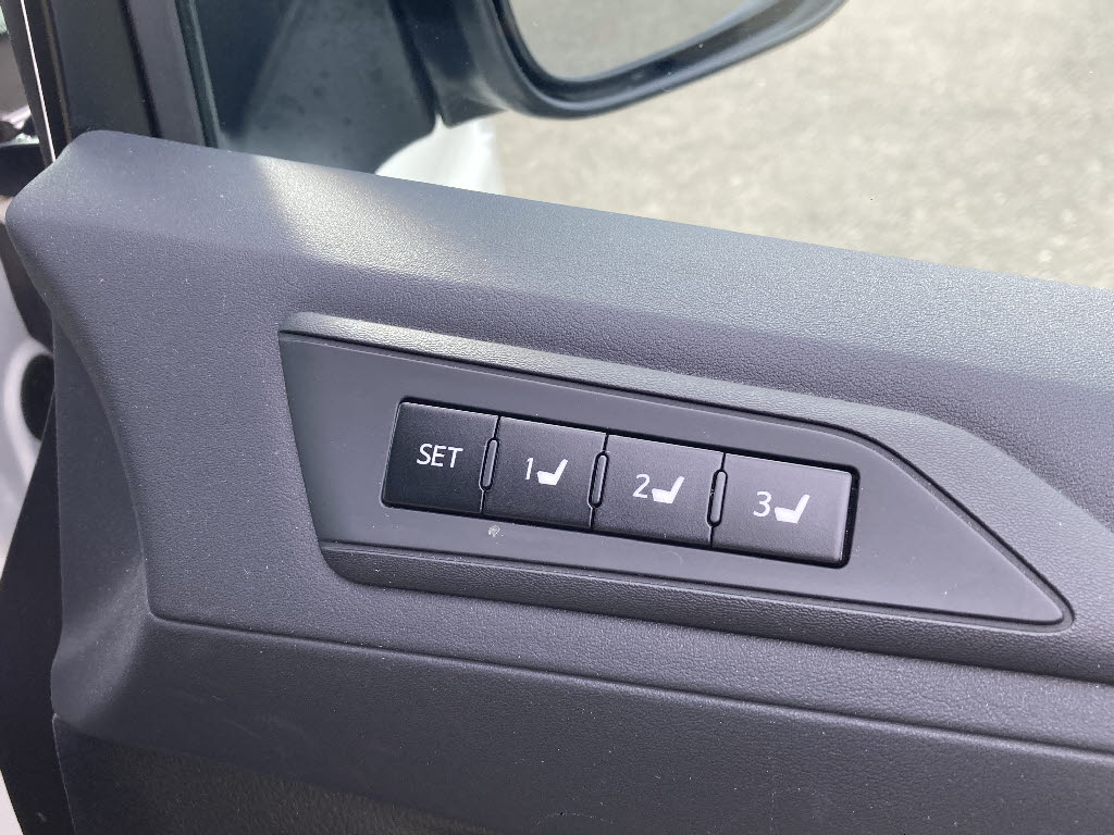 トヨタ ヴェルファイアハイブリッド15枚目