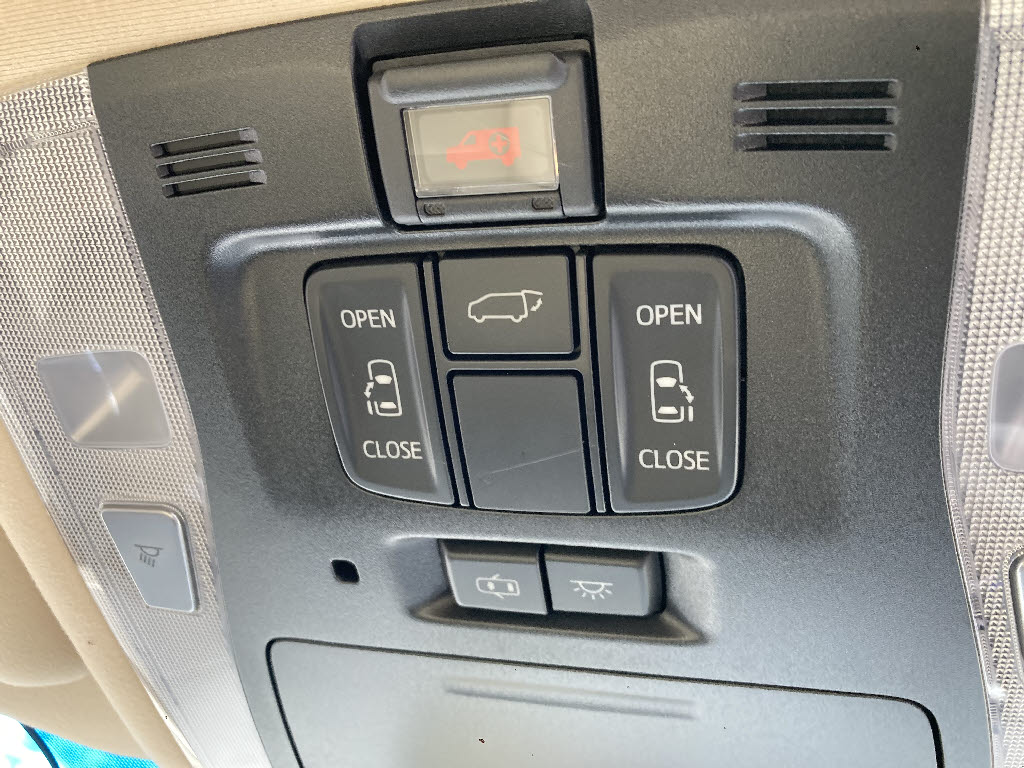 トヨタ ヴェルファイアハイブリッド16枚目