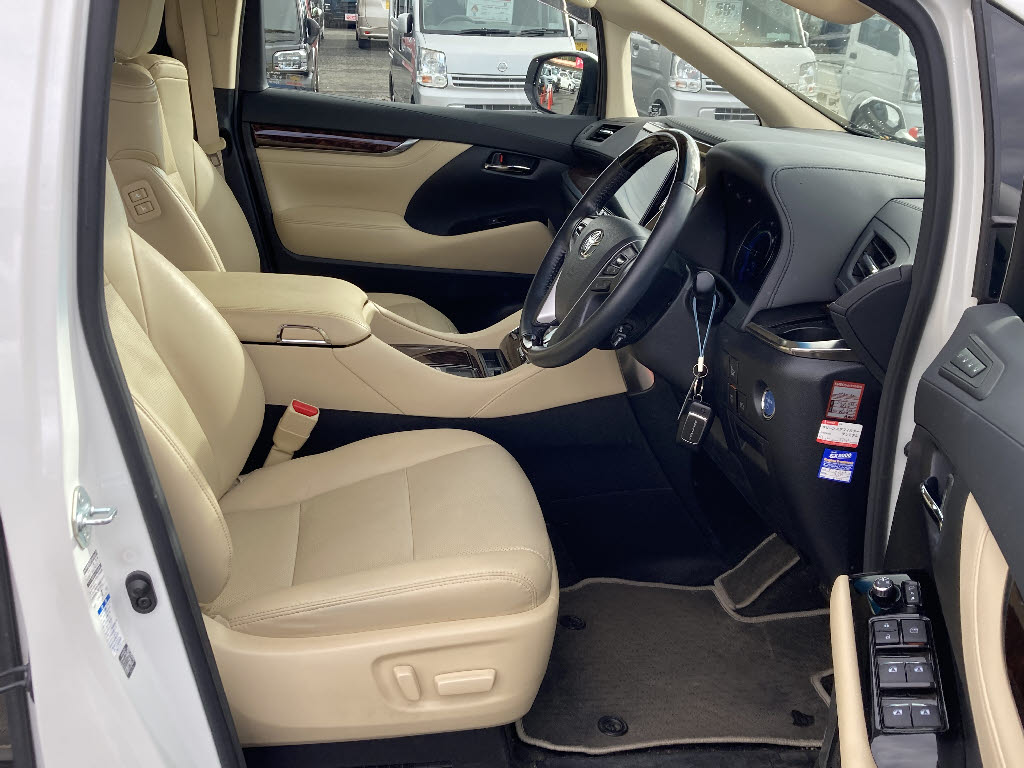 トヨタ ヴェルファイアハイブリッド18枚目