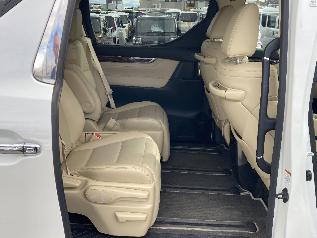 トヨタ ヴェルファイアハイブリッド19枚目