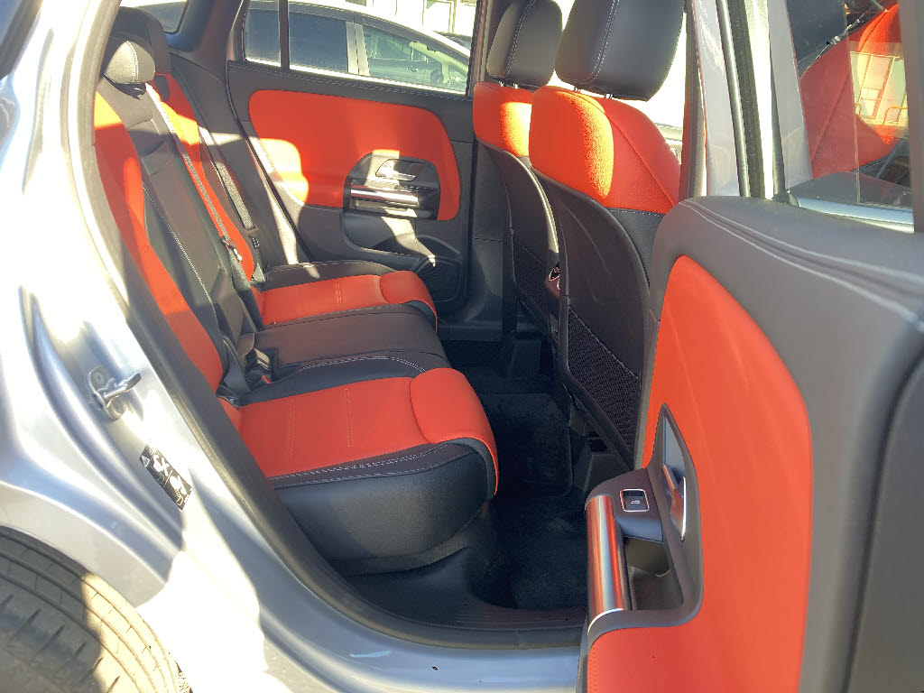 メルセデスベンツ GLAクラス13枚目